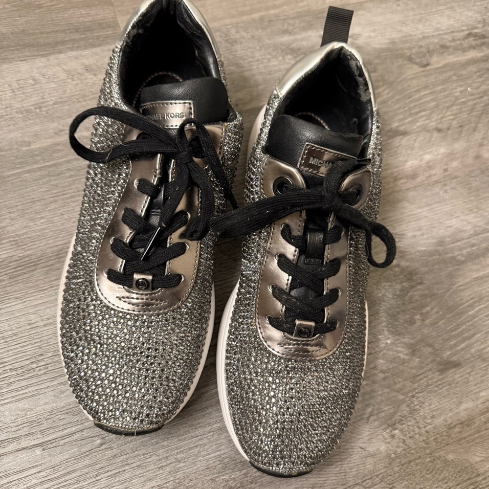 Michael Kors Sneakers - Picture 2 of 3